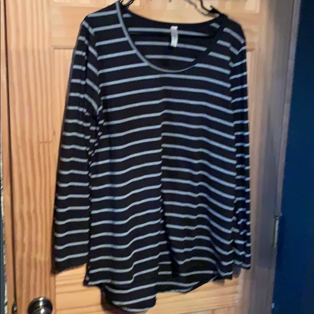 Xl lularoe long sleeve too black and grey